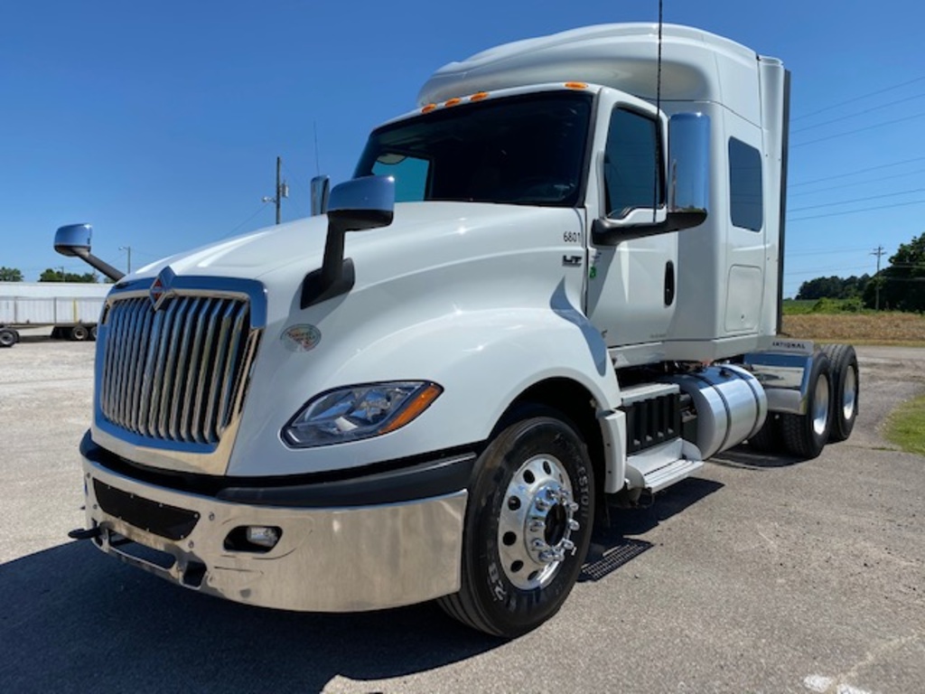2018 INTERNATIONAL LT625 Tandem Axle Sleeper