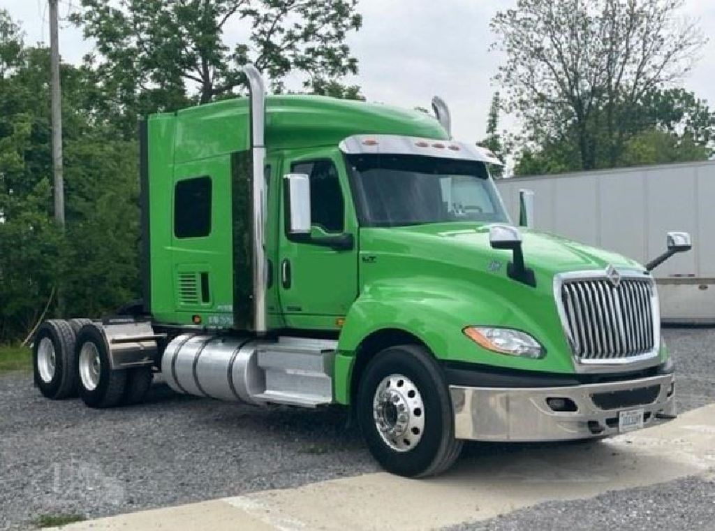 2020 INTERNATIONAL LT Tandem Axle Sleeper