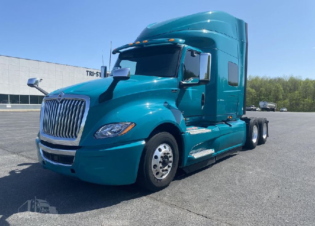 2019 INTERNATIONAL LT Tandem Axle Sleeper