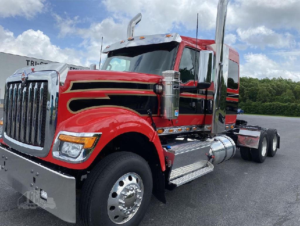 2022 INTERNATIONAL HX Tandem Axle Sleeper