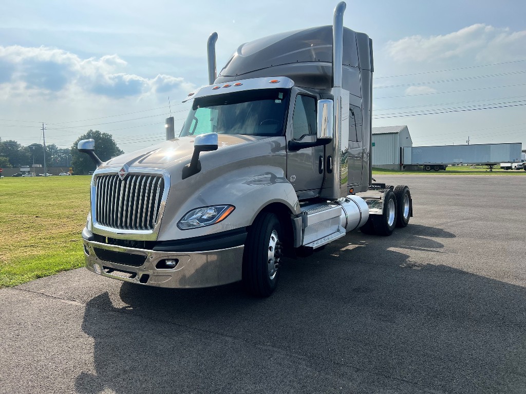 2019 INTERNATIONAL LT Single Axle Sleeper