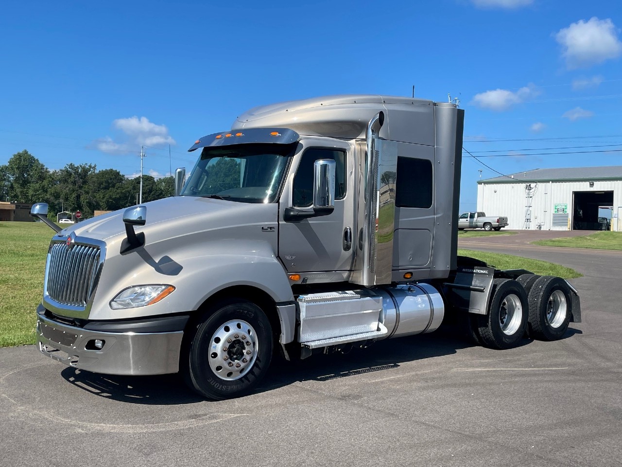 2019 INTERNATIONAL LT Tandem Axle Sleeper