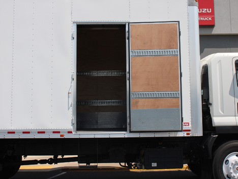 USED 2019 ISUZU FTR BOX VAN TRUCK #11406-8