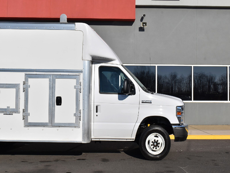 USED 2019 FORD E450 SERVICE - UTILITY TRUCK #12980-17