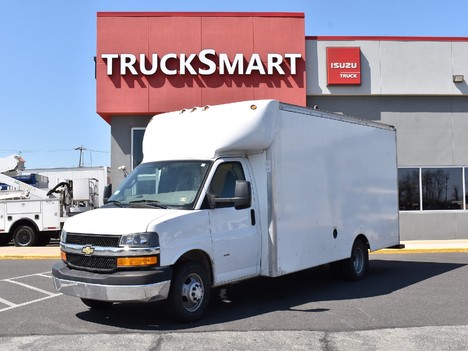 USED 2019 CHEVROLET EXPRESS 3500 CUTAWAY CUBE TRUCK #13165-3
