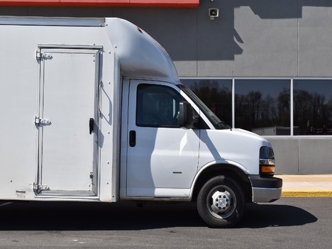 USED 2019 CHEVROLET EXPRESS 3500 CUTAWAY CUBE TRUCK #13165-8