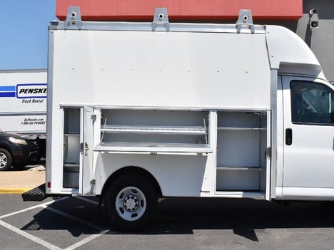 USED 2019 CHEVROLET EXPRESS 3500 CUTAWAY CUBE TRUCK #13183-10