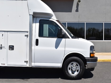 USED 2019 CHEVROLET EXPRESS 3500 CUTAWAY CUBE TRUCK #13183-12