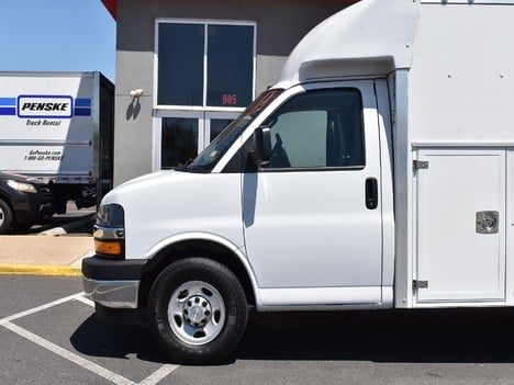 USED 2019 CHEVROLET EXPRESS 3500 CUTAWAY CUBE TRUCK #13183-5