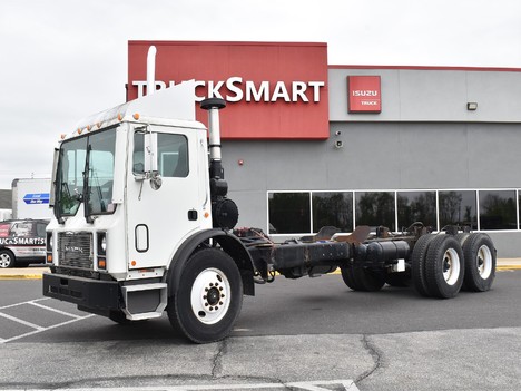 USED 2007 MACK MR688S CAB CHASSIS TRUCK #13193-1