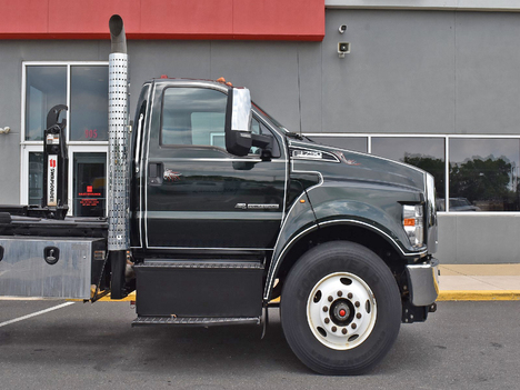 USED 2018 FORD F750 HOOKLIFT TRUCK #13259-11