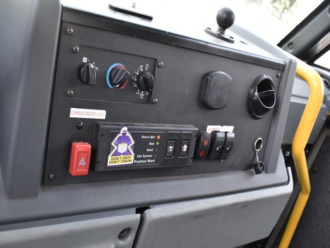 USED 2016 ISUZU REACH STEP VAN TRUCK #13314-13