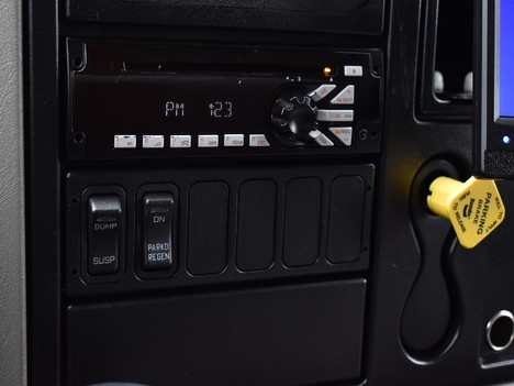 USED 2016 INTERNATIONAL 4300 BOX VAN TRUCK #13357-18