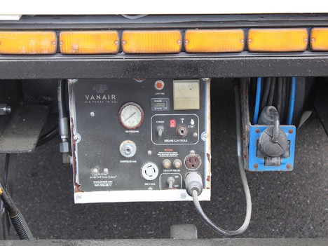 USED 2010 KENWORTH T370 BUCKET BOOM TRUCK #13390-18