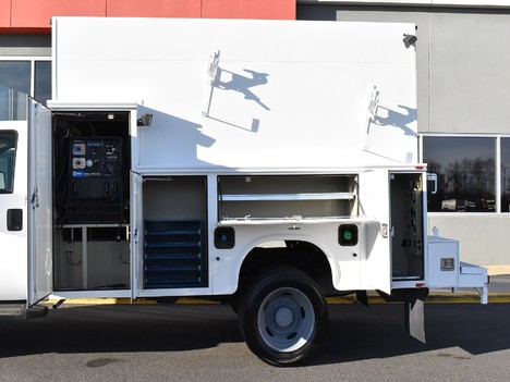 USED 2011 FORD F550 SERVICE - UTILITY TRUCK #13605-8