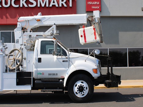 USED 2007 FORD F750 BUCKET BOOM TRUCK #13611-13