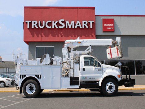 USED 2007 FORD F750 BUCKET BOOM TRUCK #13611-15