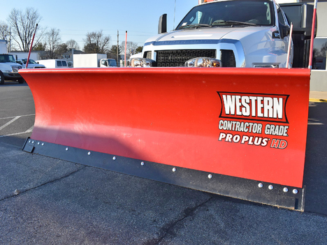 USED 2018 FORD F750 SPREADER TRUCK #13755-13