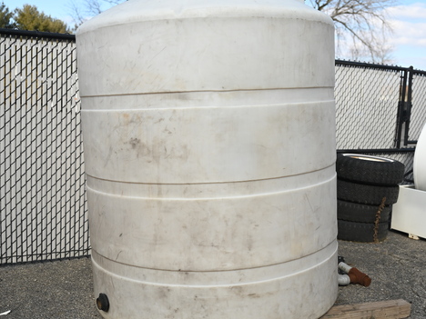 USED WATER TANK 1000 GALLON TRUCK BODY #13783-4