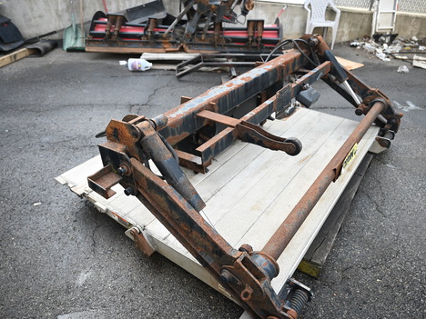 USED MAXON GPT25 2500LB TUCK AWAY LIFT GATE EQUIPMENT #13790-2