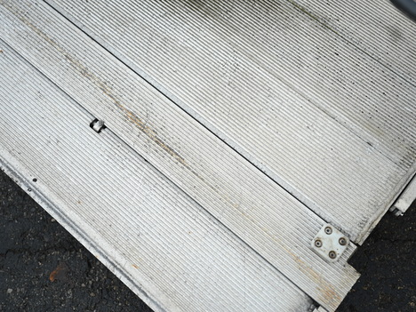 USED MAXON GPT25 2500LB TUCK AWAY LIFT GATE EQUIPMENT #13790-3