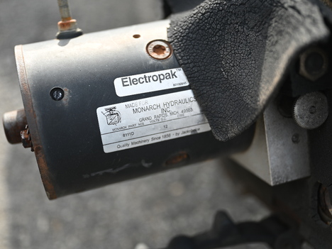 USED WALTCO 222R 2000LB LIFT GATE EQUIPMENT #13791-2