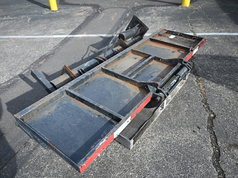 USED WALTCO 222R 2000LB LIFT GATE EQUIPMENT #13791-5