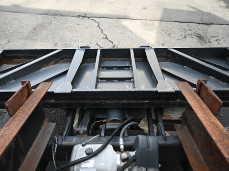 USED ANTHONY 2500 LB 44X80 LIFT GATE EQUIPMENT #13792-4