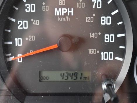USED 2018 ISUZU NPR-HD BOX VAN TRUCK #13819-11
