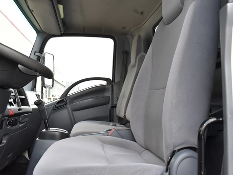 USED 2018 ISUZU NPR-HD BOX VAN TRUCK #13819-8