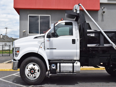 USED 2019 FORD F750 DUMP TRUCK #13856-9