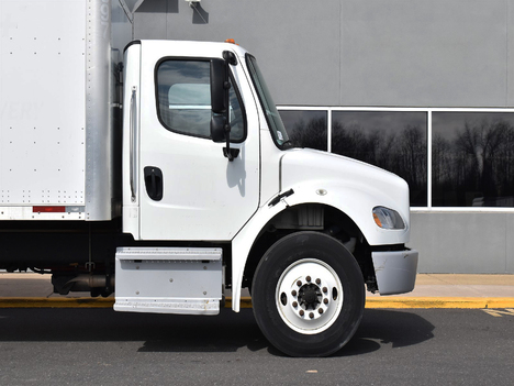 USED 2018 FREIGHTLINER M2 106 BOX VAN TRUCK #13857-8