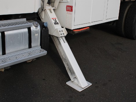 USED 2019 FREIGHTLINER M2 106 CHIPPER TRUCK #13909-14