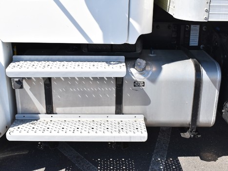 USED 2020 FREIGHTLINER M2 106 BOX VAN TRUCK #13940-16