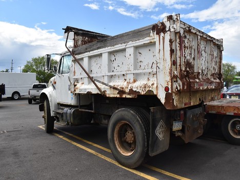 USED 1994 INTERNATIONAL 4900 DUMP TRUCK #13995-3
