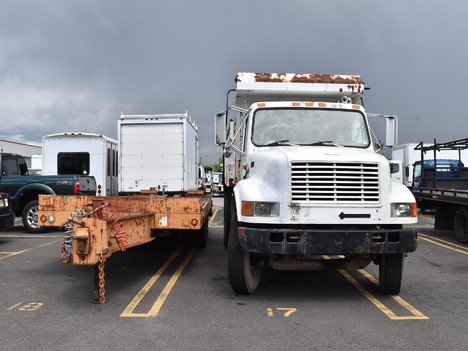 USED 1994 INTERNATIONAL 4900 DUMP TRUCK #13995-5