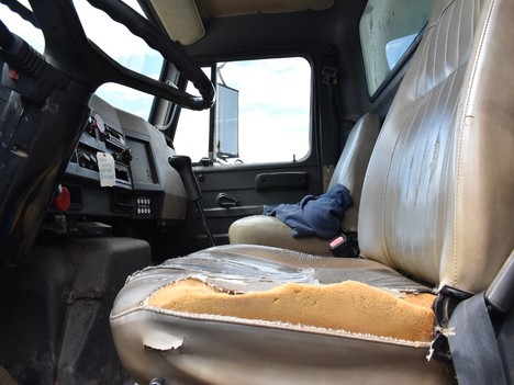 USED 1994 INTERNATIONAL 4900 DUMP TRUCK #13995-6