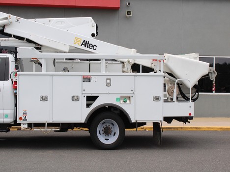USED 2017 FORD F550 BUCKET BOOM TRUCK #14028-7