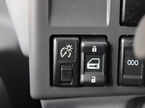 USED 2020 ISUZU NPR-HD BEVERAGE TRUCK #14063-20