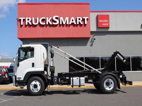 USED 2019 ISUZU FTR HOOKLIFT TRUCK #14064