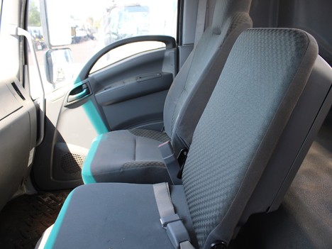 USED 2019 ISUZU FTR ROLL-OFF TRUCK #14066-15