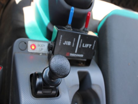 USED 2019 ISUZU FTR ROLL-OFF TRUCK #14066-16