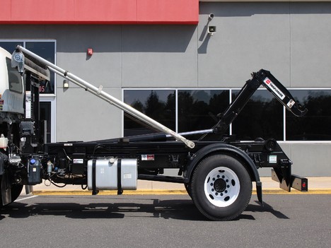 USED 2019 ISUZU FTR ROLL-OFF TRUCK #14066-7