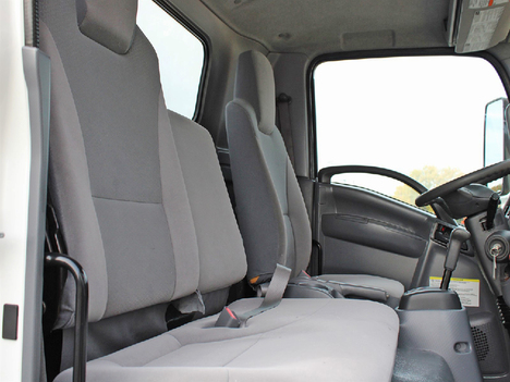 USED 2020 ISUZU NRR BOX VAN TRUCK #14132-16