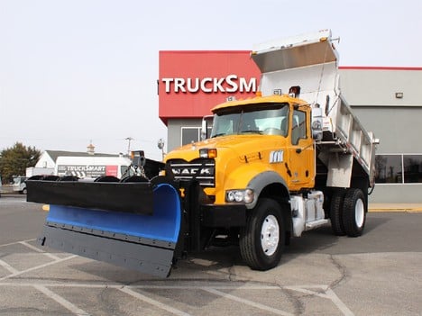 USED 2018 MACK GU DUMP TRUCK #14321