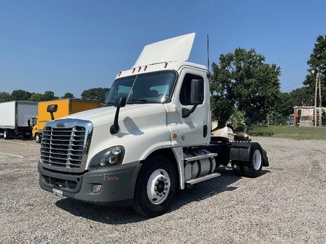 2020 FREIGHTLINER Cascadia 125 Single Axle Daycab #8372