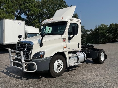 2018 FREIGHTLINER Cascadia Single Axle Daycab #8374