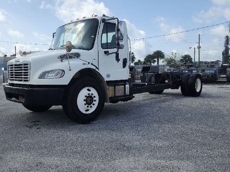2016 FREIGHTLINER M2 Cab Chassis Truck #8381