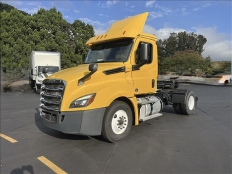 2019-freightliner-t1264st-single-axle-daycab #8404