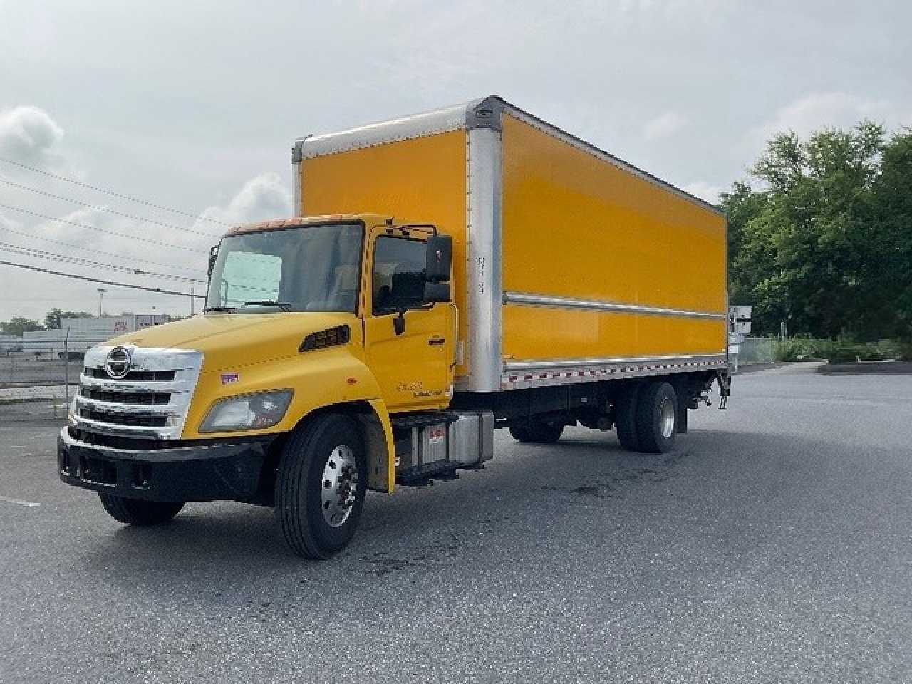 2019 HINO 268 Box Van Truck #1 2019 HINO 268 Box Van Truck #1